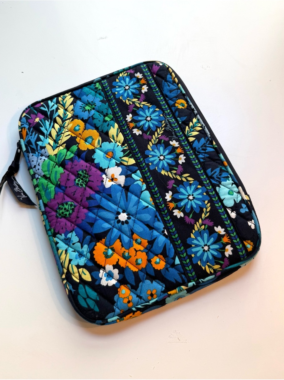 Vera Bradley Floral Quilted E-Reader / Tablet cover Midnight Blue Floral Pattern
